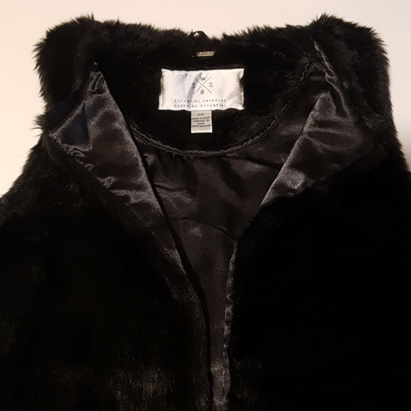Black faux fur vest - Picture 3 of 4